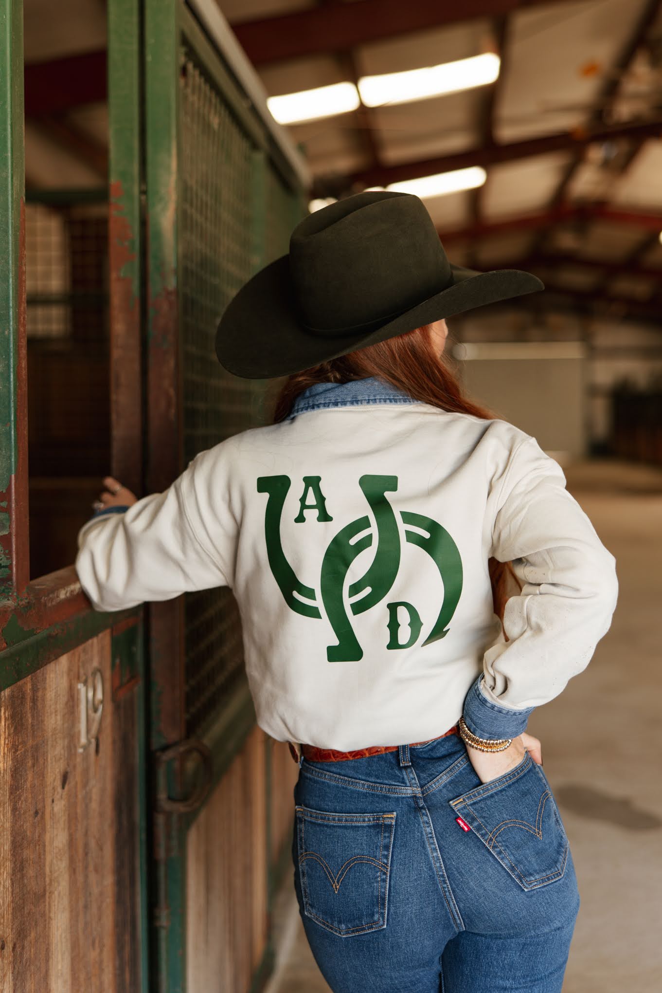 AD Signature Horseshoe Pullover Sweatshirt - Soft Cream