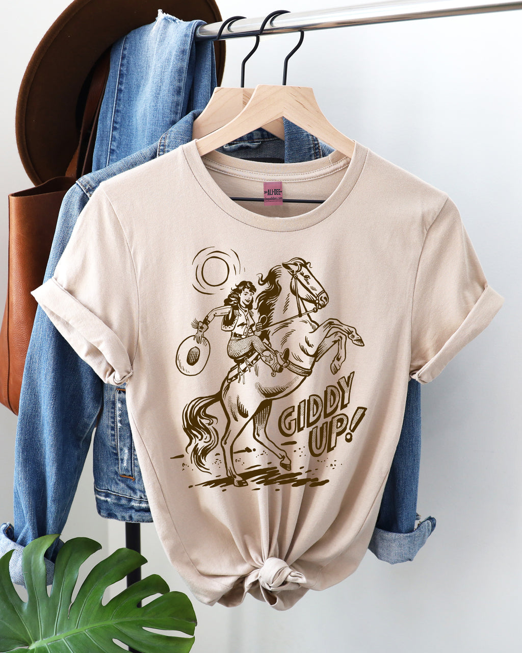 Giddy Up Graphic Tee - Heather Sand Dune